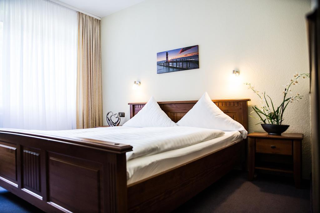 Hotel Ostfriesen Hof Лер Екстериор снимка