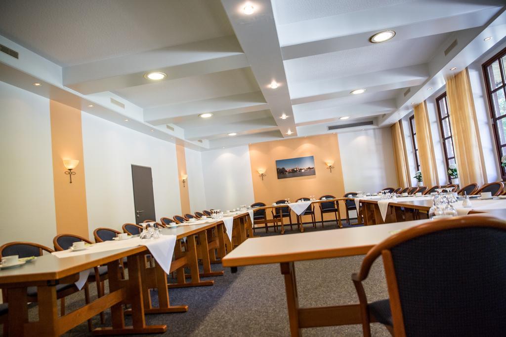Hotel Ostfriesen Hof Лер Екстериор снимка